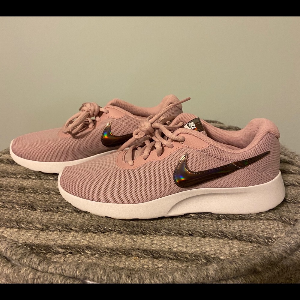 Women’s Nike Tanjun Sneakers